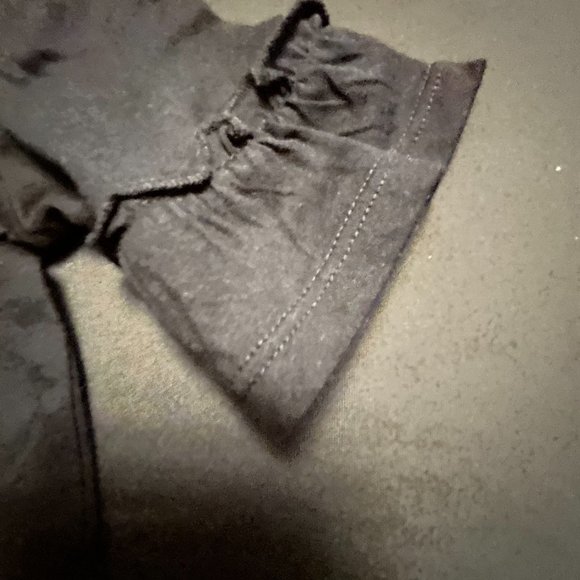 FIRST IMPRESSIONS GIRLS BLACK RUFFLE TOP - Picture 2 of 4